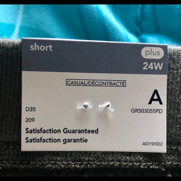 Shorts - Picture 3 of 6